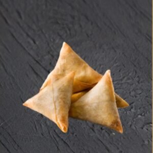 ​Jemenitische Käse-Teigtaschen: Knusprig frittiert, mit frischer Minze, Petersilie und