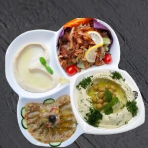 Vegane Auswahl aus Hummus (Klassik & Beirut), Fattoush und Baba Ghanoush – mit frischem Brot.