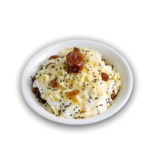 Fein zerkrümeltes Brot. vermenat mit aeschmolzener Butter und aehackten Datteln. Gekrönt mit Oishta (jemenitischer Rahm), geriebenem Käse, Schwarzkümmel und einem goldenen Faden Honig - reichhaltig, sättigend und himmlisch süß.AcK*